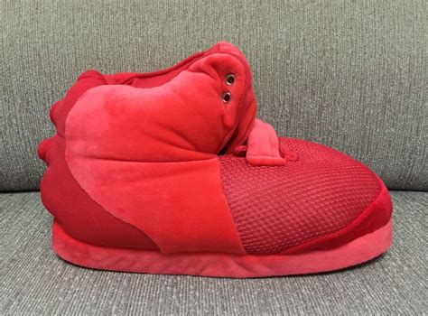 Yes Yeezy Slippers Are A Thing Sole Collector