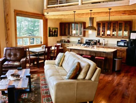 Maybe you would like to learn more about one of these? Cozy Log Cabin Near Grand Teton National Park - Cozy Homes ...