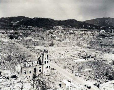 It was the first nuclear weapon used in warfare. aug 6 1945 hiroshima | Hiroshima nach dem Atomschlag am 6 ...