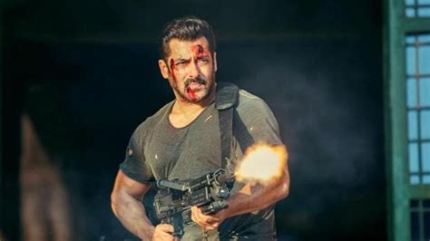 Tiger Zinda Hais Heavy Duty Action Salman Khan Fired Cartridges From A Mg Machine Gun