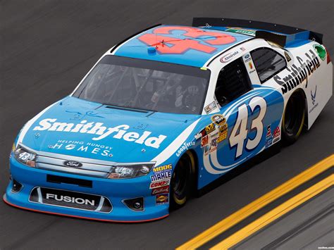Nascar camping world truck series Fotos de Ford Fusion NASCAR Sprint Cup Series Race Car ...