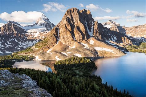 canadian rockies and pristine blue lakes in the morning light bc canada [oc][5777x3851] click