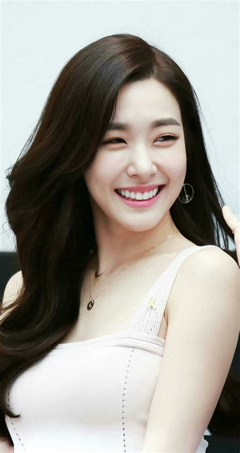 Pin By Hania Hussain On Fany Unni Girls Generation Tiffany Tiffany Girls Snsd Tiffany