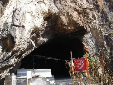 Have faith in her and. Vaishno Devi: भक्‍तों के लिए खोली गई प्राकृतिक गुफा, यहां ...