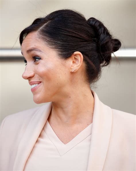 Meghan Markles Casual Clipped Up Style 2019 Meghan Markle Hair