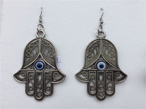 The Hamsa Hand And What It Represents