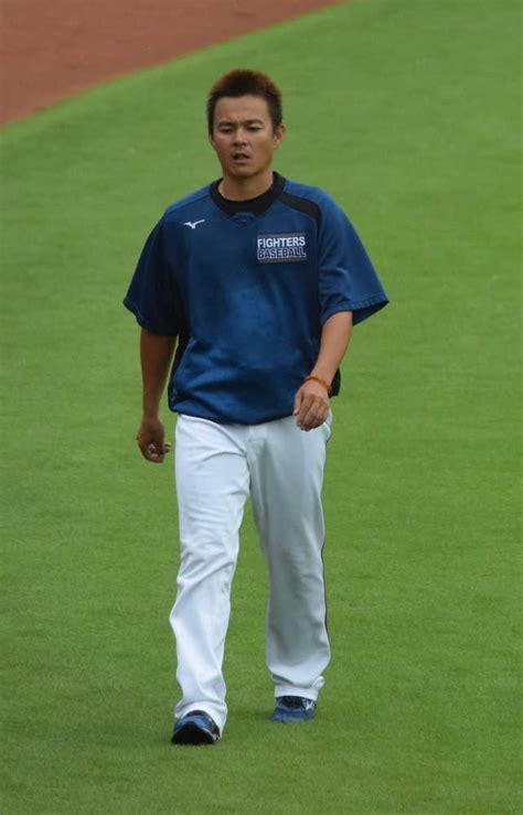 外野を歩く日本ハム・武田久 ― スポニチ Sponichi Annex 野球