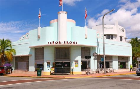 A Self Guided Walking Tour Of The Art Deco District Miami Art Deco