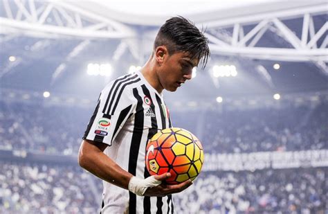 Paolo rossi kaç kez milli forma giymiştir? Menerjemahkan Paulo Dybala Sebagai Trequartista Juventus ...