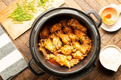 Want to skip cooking the chicken in the slow cooker to save on time? Pressure Cooker Barbecue Buffalo Hot Wings | Recipe | Best ...