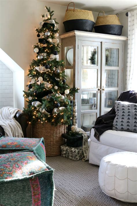 10 Christmas Decorating In Small Spaces Decoomo