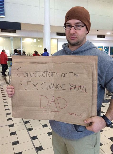15 Creative Airport Greeting Signs That Are Hilarious And Embarrassing