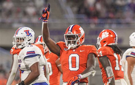 CBS Sports expert projects Clemson's placement in first College