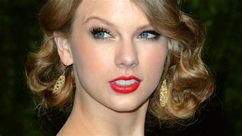 Taylor Swift May Sue Over Alleged Nude Photo Entertainment Tonight