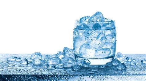Baru Tahu Dampak Negatif Sering Minum Air Es Bagi Kesehatan Ini Disimak Ya