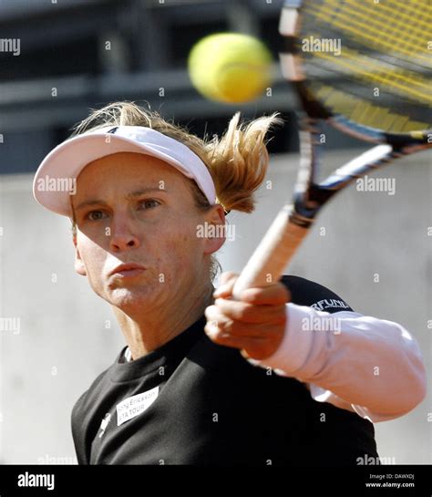 Österreichische Tennis Spielt Pro Sybille Bammer Eine Vorhand In Ihrem