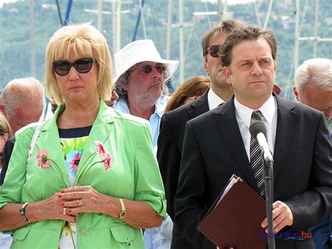 We did not find results for: Balatonfüred - Bujtor Istvánnak szobra a kikötőben képek a ...