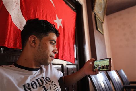 Israel Targets Gaza Man Carrying Turkish Flag Altahrir News Of Islam