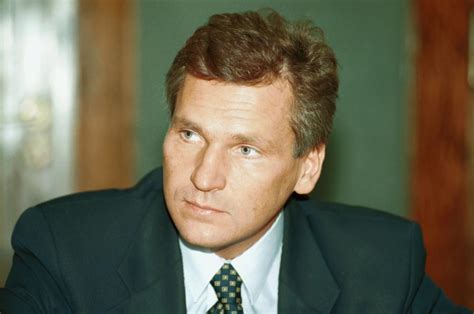 Born 15 november 1954) is a polish politician and journalist.he served as the president of poland from 1995 to 2005. Zdjęcia: Aleksander Kwaśniewski skończył 61 lat. Tak ...