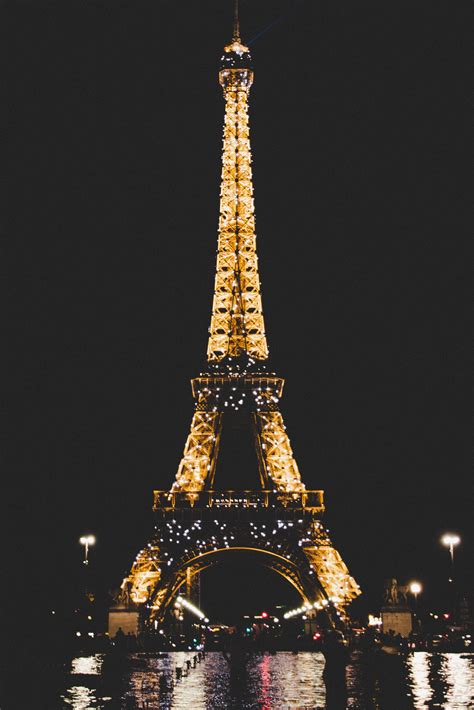 Eiffel Tower Photo At Night Paris Paris Eiffel Tower At Night Dark