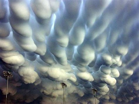 Very Scary Clouds Clouds Mammatus Clouds Natural Phenomena