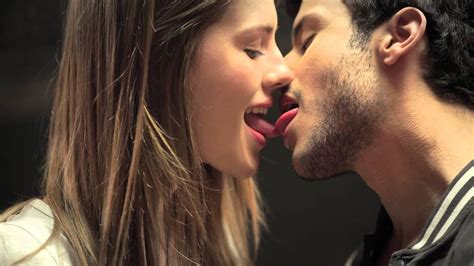 Jak Się Całować Z Dziewczyną Pierwszy Pocałunek Youtube