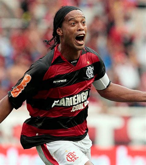 Ronaldo de assis moreira (born 21 march 1980), commonly known as ronaldinho (ʁonawˈdʒĩɲu) or ronaldinho gaúcho, is a brazilian former professional . Flamengo: Ronaldinho sacré dans la douleur