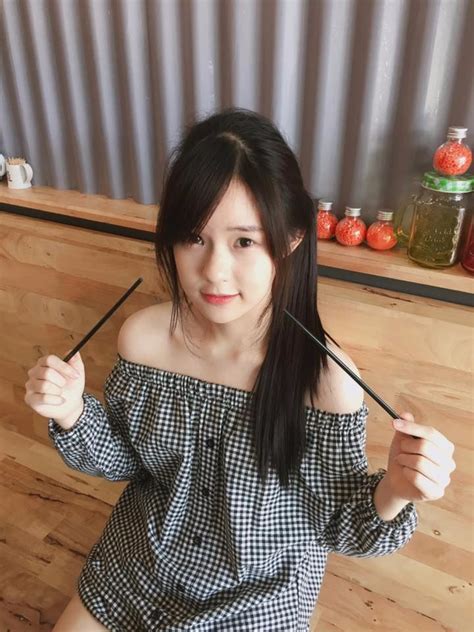 ต่อพิฆาตจัดการซื้อขาด วันเฉลิม ยิ่งยง จาก เชียงราย พร้อม. (pix) มาดูความสวยของสาวน้อยม.ปลายกันเถอะ~ | Dek-D.com