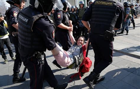 Moscow Police Arrest More Than 1300 At Election Protest The New York