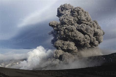 Iceland View Of Lava Erupting From Eyjafjallajokull Stockphoto