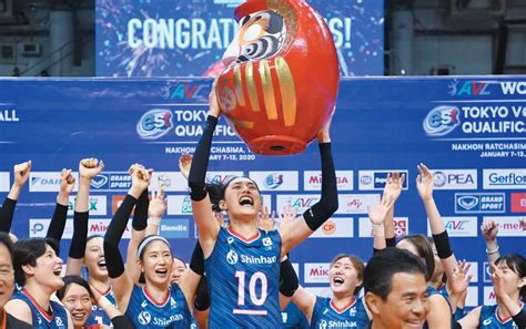 복근 찢어져 복대 감고 뛴 김연경… 女배구, 3연속 올림픽 진출 ...