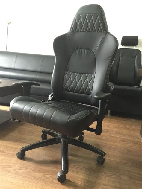 Our great selection includes leather, mesh style and function are at the core of our unique collection of modern office chairs, which includes fabric and leather, task, executive and conference seating. Modern Black Ergonomic Swivel Office Chair With Wheels ...