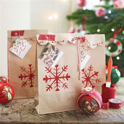 How to gift experiences for christmas. Are you struggling for a secret Santa gift? | Ideal Home