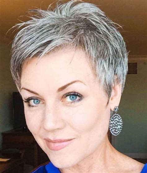 14 Cutest Short Haircuts For Gray Hair Trending Right Now