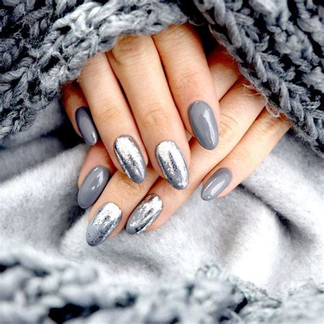40 Examples Of Grey Silver Nails For A Cool Manicure Silver Nails