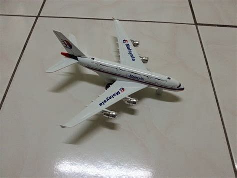 Replika Kapal Terbang Malaysia Air Lines Cik Azizah