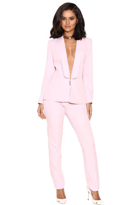 By now you already know that, whatever you are looking for, you're sure to find it on aliexpress. Clothing : 2 Pieces : 'Tristana' Light Pink Crepe Trouser Suit