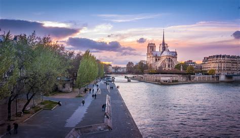 Découvrez la boutique officielle de la cathédrale. Notre-Dame de Paris - Church in Paris - Thousand Wonders