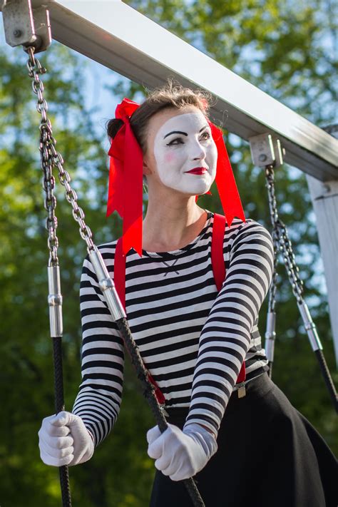 Pin De Head 2 Toe Theatrical En Mime Makeup And Costume Ideas Disfraces Pantomima Maquillaje