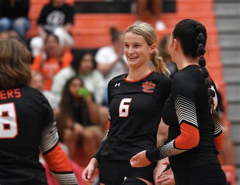 Roundup Ehs Volleyball Sweeps Collinsville Nicole Johnson Wins 5th