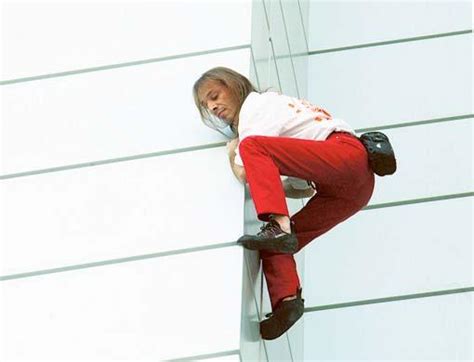 We would like to show you a description here but the site won't allow us. Mountaineering: Alain Robert Human Spyder