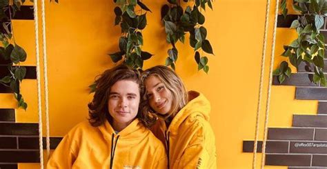Sasha meneghel escolheu um look básico para almoçar com o namorado, joão figueiredo, em são paulo. Sasha Meneghel combina look com o namorado e encanta ...