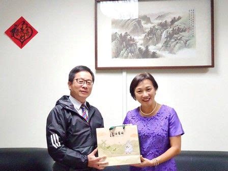 哲学并没有什么特权，它只不过是从自己特有的角度去认识世界而已。 в данном случае между группой подлежащего 中国的发展 и сказуемым 有利 находится группа дополнения 对世界和平和世界经济的发展. 漢寶集團總裁張慶忠拜會臺北市榮服處共商就業管道 | ContentParty 文章交換平台