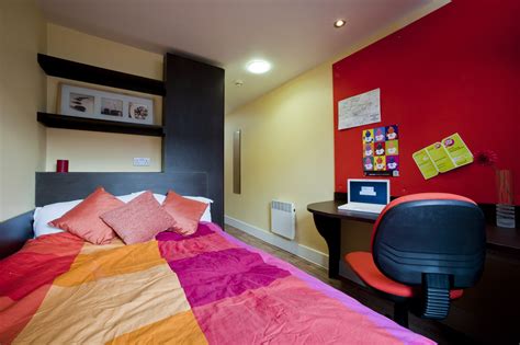 When it comes to a master bedroom, a few clever buys and a spot of paint and wallpaper can help you to create a stunning bedroom of your dreams.﻿ from a beautiful rug to striking wallpaper or stylish bedding, take a look at these master bed. #EnSuite bedroom at #iQEdinburghGrove! # ...