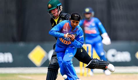 Womens T20 Tri Series Final Australia Manage 1556 Against India