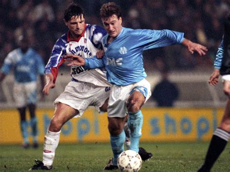The site lists all clubs he coached and all personal details. Didier Deschamps : selectionneur et ancien joueur Equipe ...