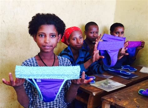 Sørafrikansk skole jenter upskirt Bilder av kvinner