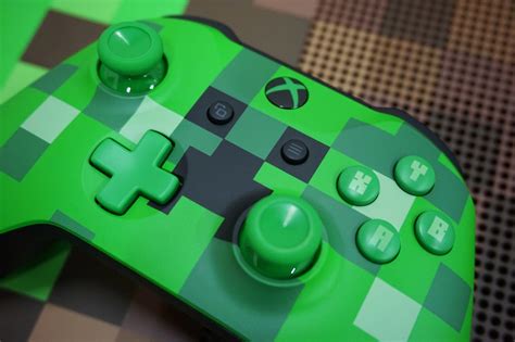 Minecraft Creeper And Pig Xbox One Controllers Now Available Windows