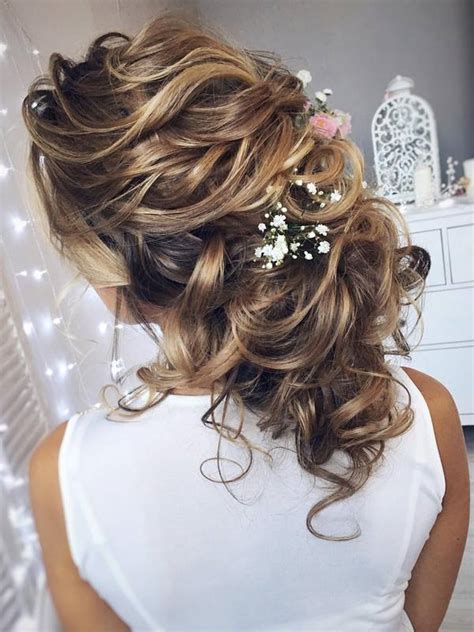 The lower half of of these long strands are curled, while hair is given a massive boost of volume on the you can try this look for your beach wedding. 60 Wedding Hairstyles for Long Hair from Tonyastylist ...
