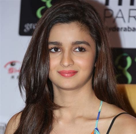 Makeup Looks For Alia Bhatt How To Get Those